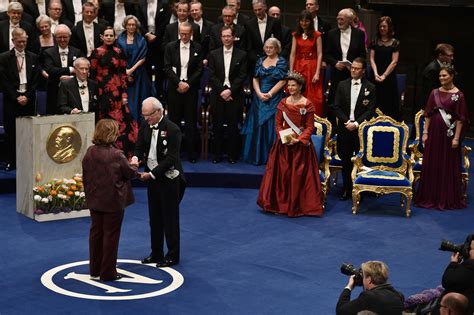 El Premio Nobel de Literatura 2016: Un homenaje al viaje introspectivo y la búsqueda de significado en tiempos turbulentos